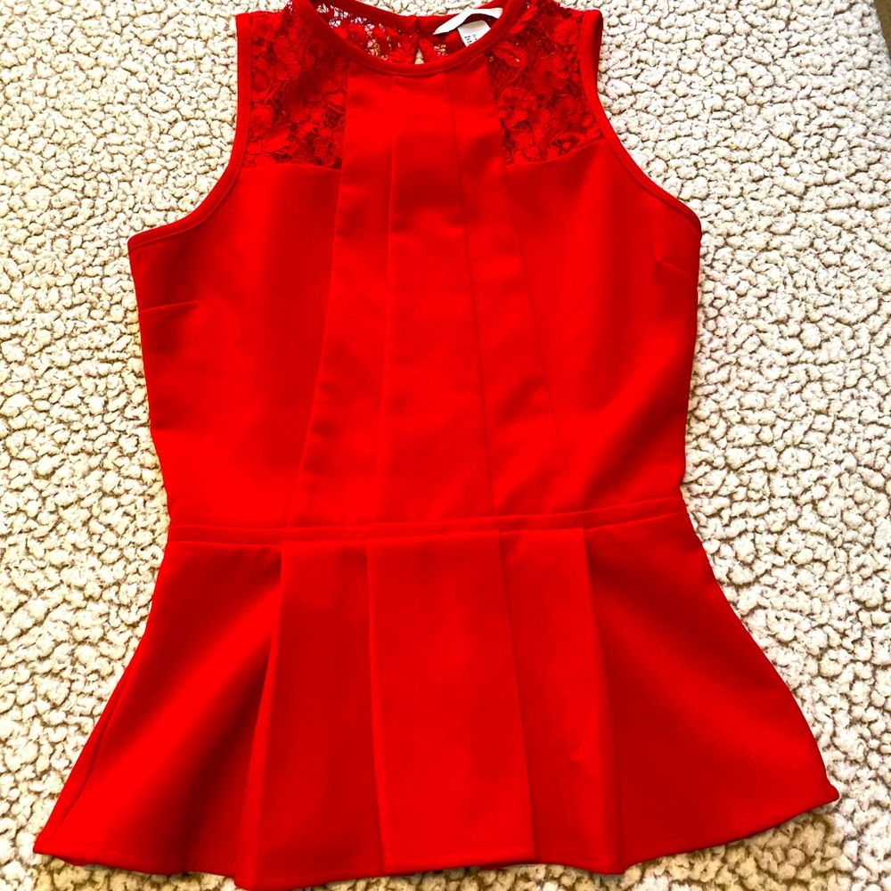 Red top with lace (25% off bundles)